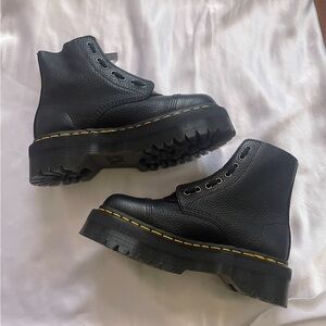 NEVER WORN Black Nappa Milled Dr Martens